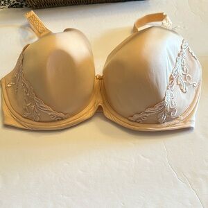 1ST & CURVE. LACE BRA SZ 36H NWT